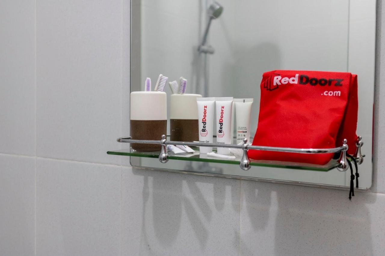 Reddoorz @ Taman Royal Tangerang Otel Dış mekan fotoğraf