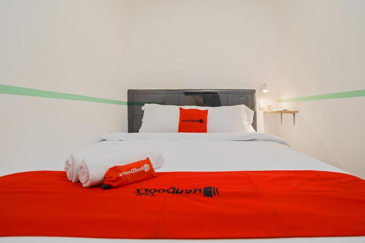 Reddoorz @ Taman Royal Tangerang Otel Dış mekan fotoğraf